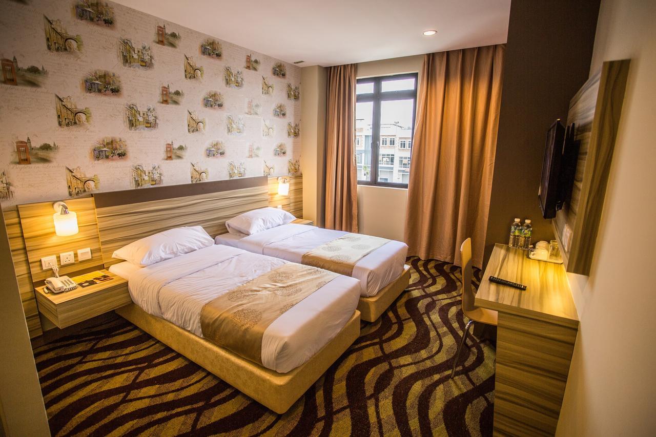 Hotel Zamburger Victory City Johor Bahru Room photo